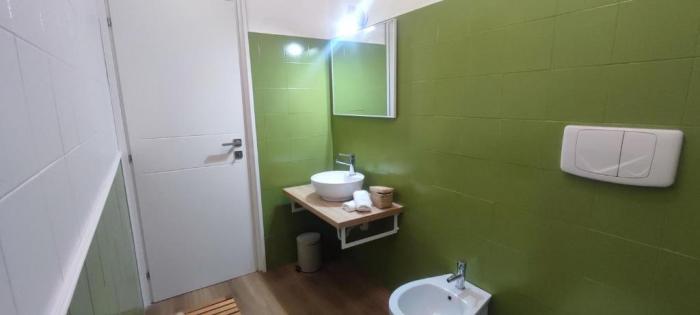 2 Bedroom Gem Near Milano Centrale Fast Wi Fi Kademy House Ruang foto
