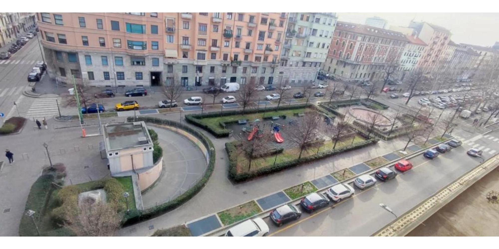 2 Bedroom Gem Near Milano Centrale Fast Wi Fi Kademy House Bagian luar foto