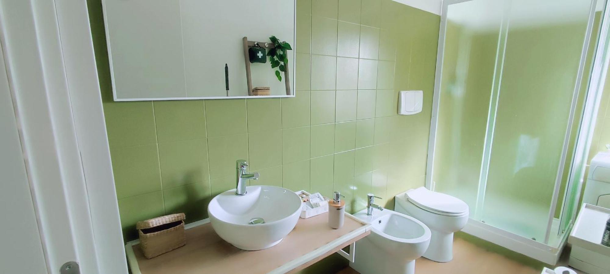 2 Bedroom Gem Near Milano Centrale Fast Wi Fi Kademy House Bagian luar foto